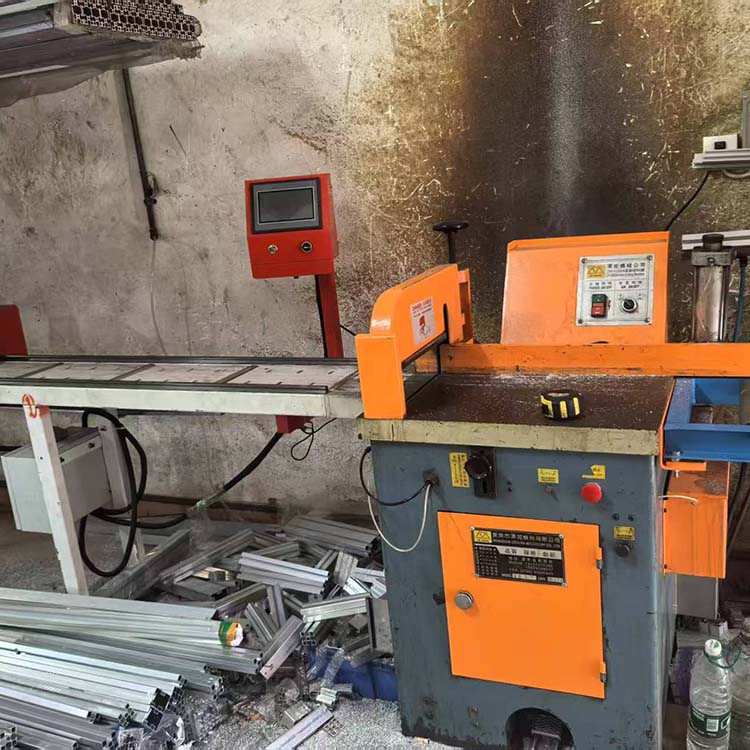铝型材切割机